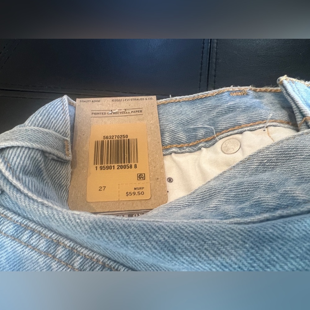 NWT Women’s Levi’s 501 Original High Rise Jean Shorts Size 27 - Picture 7 of 7